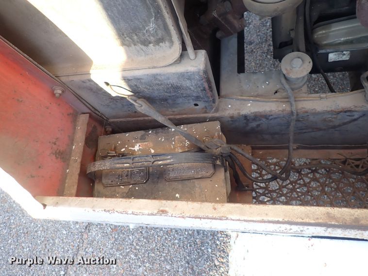 image for item DQ2968 Smith 100  air compressor