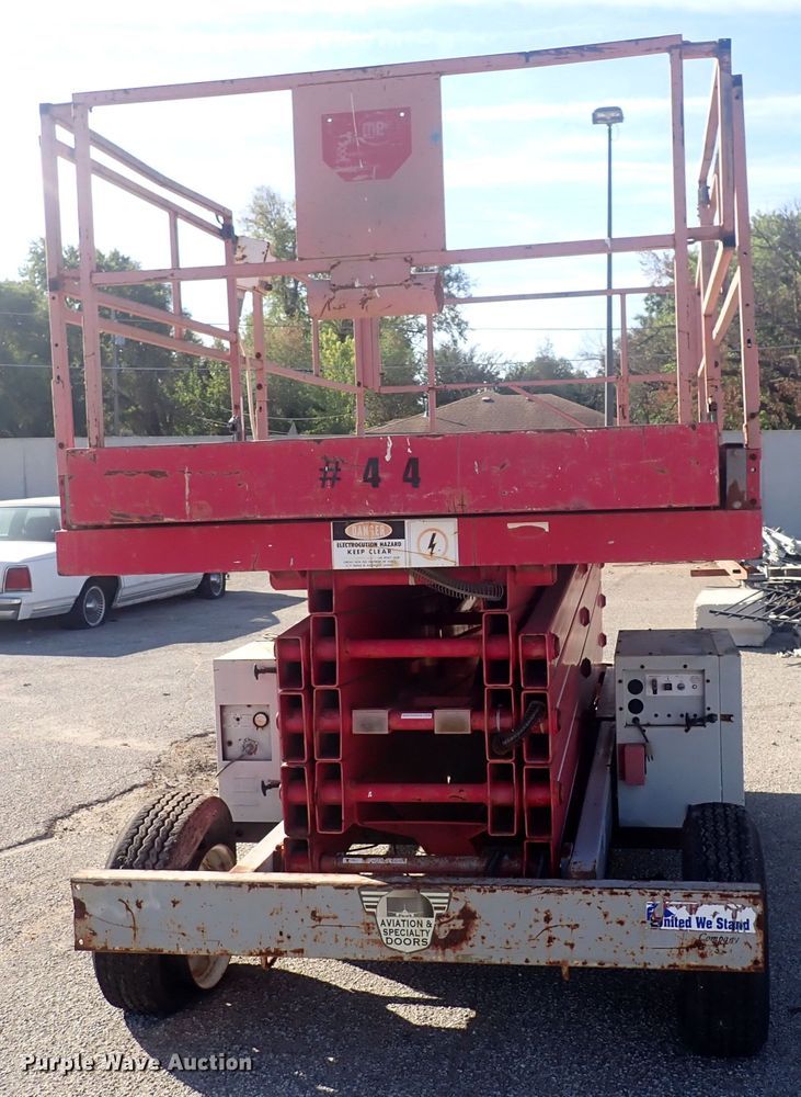 image for item DQ2972 Quadrex 33E  scissor lift