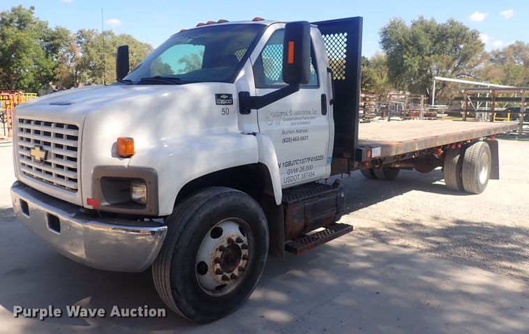 image for item DQ2988 2007 Chevrolet C7500  flatbed truck