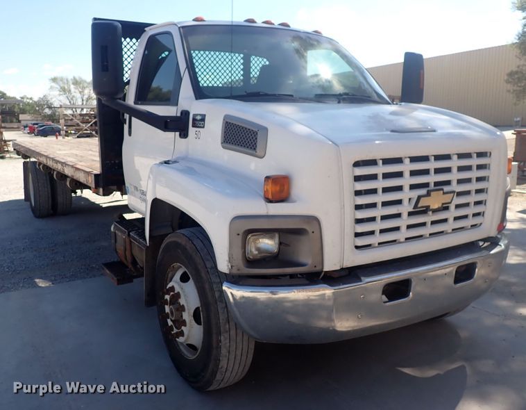 image for item DQ2988 2007 Chevrolet C7500  flatbed truck