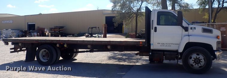 image for item DQ2988 2007 Chevrolet C7500  flatbed truck