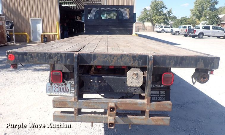image for item DQ2988 2007 Chevrolet C7500  flatbed truck