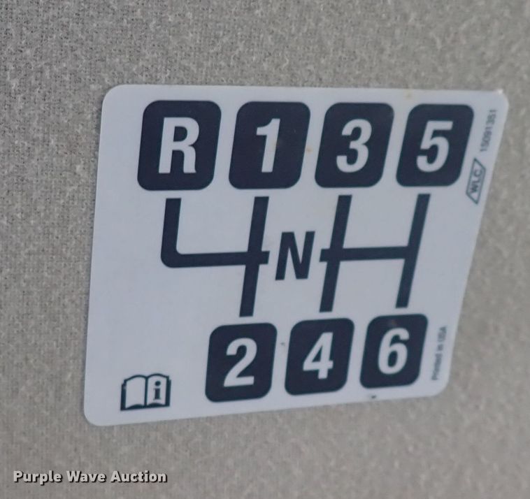 image for item DQ2988 2007 Chevrolet C7500  flatbed truck