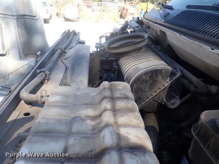 image for item DQ2988 2007 Chevrolet C7500  flatbed truck