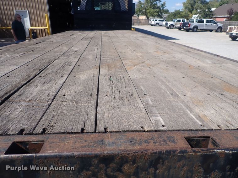 image for item DQ2988 2007 Chevrolet C7500  flatbed truck