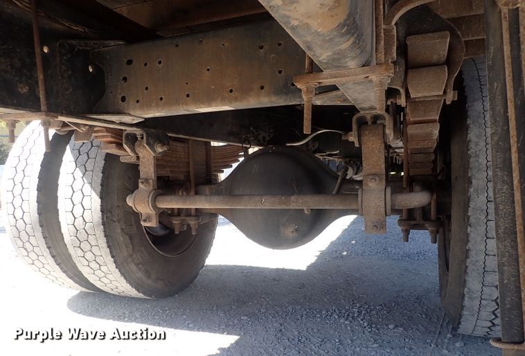 image for item DQ2988 2007 Chevrolet C7500  flatbed truck