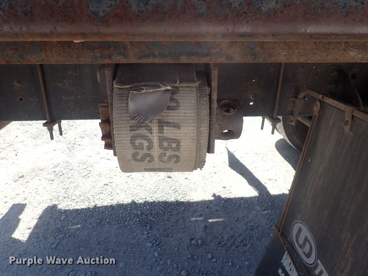 image for item DQ2988 2007 Chevrolet C7500  flatbed truck