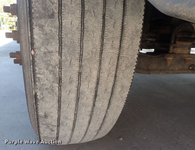 image for item DQ2988 2007 Chevrolet C7500  flatbed truck