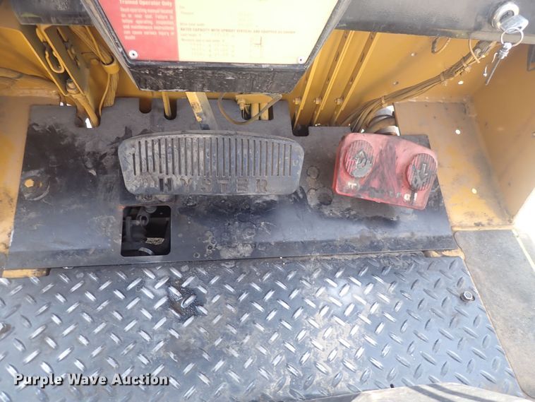 image for item DQ2999 Hyster S40XL  forklift