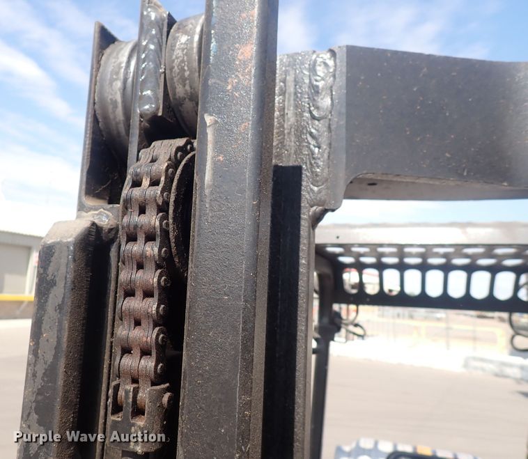 image for item DQ2999 Hyster S40XL  forklift