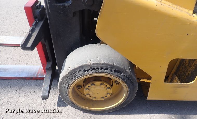 image for item DQ2999 Hyster S40XL  forklift