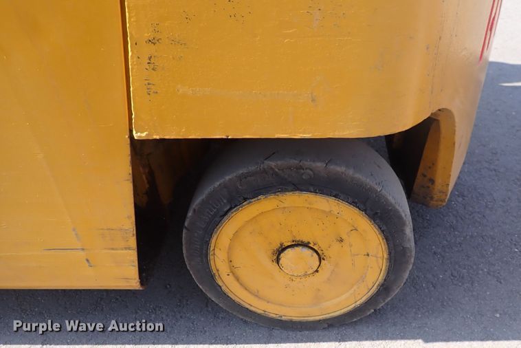 image for item DQ2999 Hyster S40XL  forklift