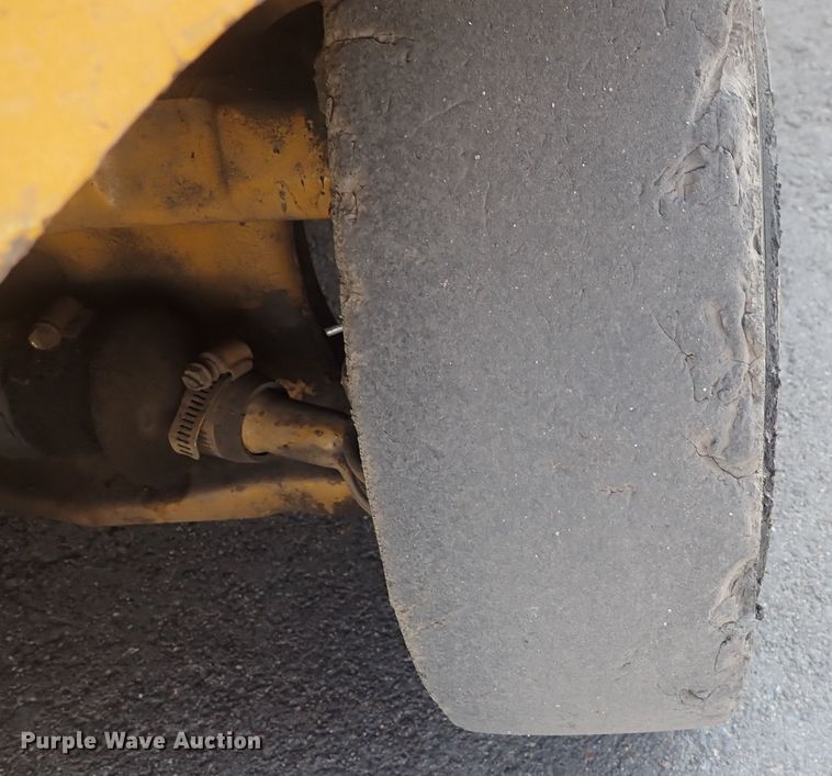 image for item DQ2999 Hyster S40XL  forklift