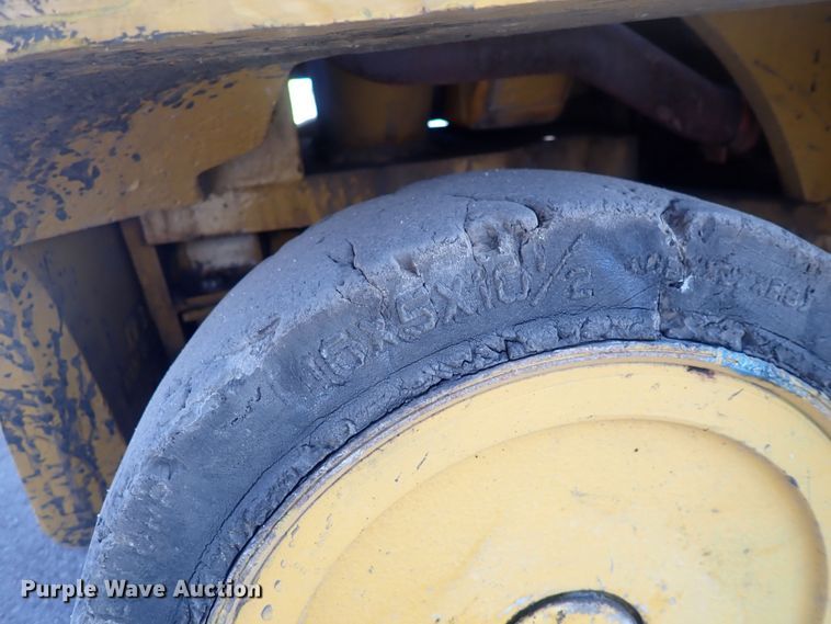 image for item DQ2999 Hyster S40XL  forklift