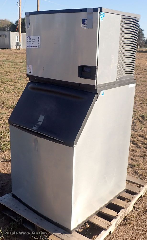 Manitowoc IY0696N261 ice maker in Sedgwick, KS Item DQ3016 sold
