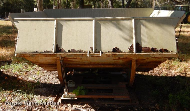 image for item DR2058 Hippo Hopper  manual tilt hopper