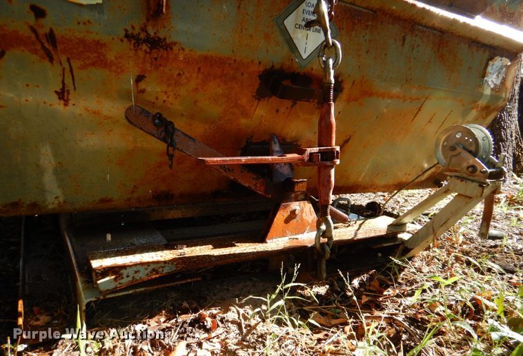 image for item DR2058 Hippo Hopper  manual tilt hopper