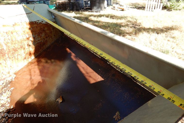 image for item DR2058 Hippo Hopper  manual tilt hopper