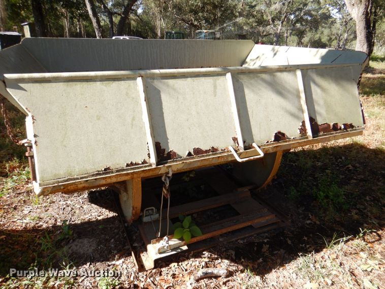 image for item DR2058 Hippo Hopper  manual tilt hopper