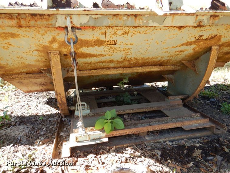 image for item DR2058 Hippo Hopper  manual tilt hopper