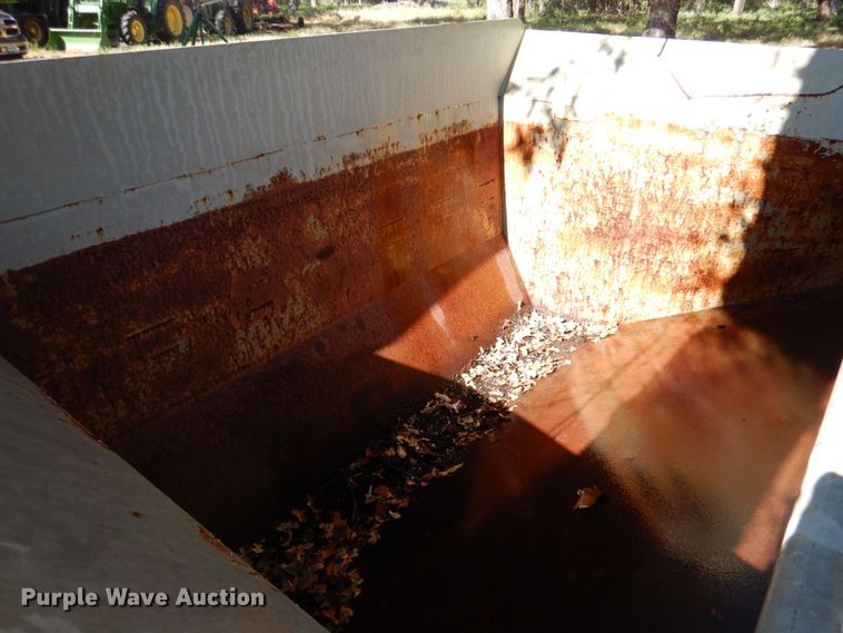 image for item DR2058 Hippo Hopper  manual tilt hopper