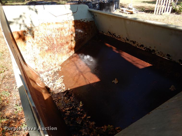 image for item DR2058 Hippo Hopper  manual tilt hopper