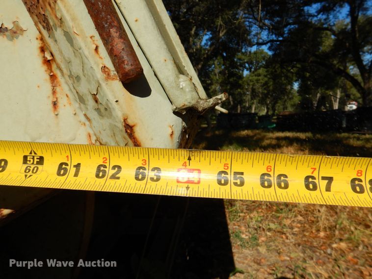 image for item DR2058 Hippo Hopper  manual tilt hopper