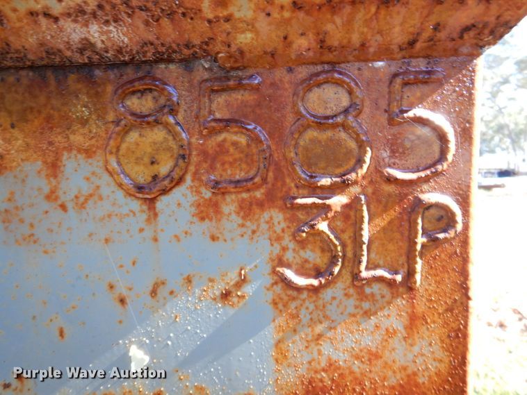 image for item DR2058 Hippo Hopper  manual tilt hopper