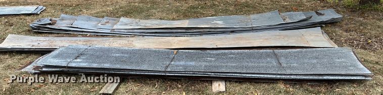 image for item DR7260 Approximately 114 pieces of tin