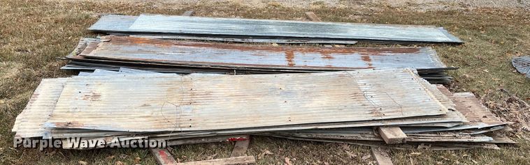 image for item DR7260 Approximately 114 pieces of tin