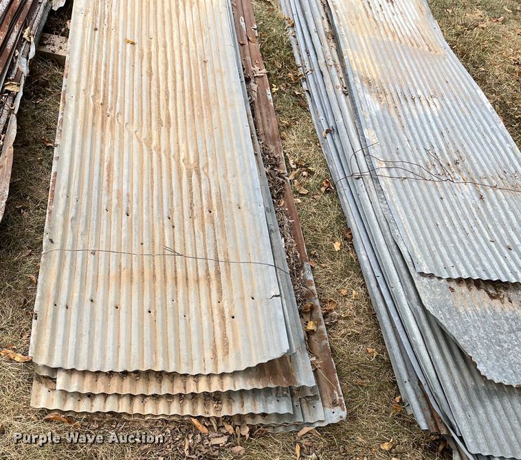 image for item DR7260 Approximately 114 pieces of tin