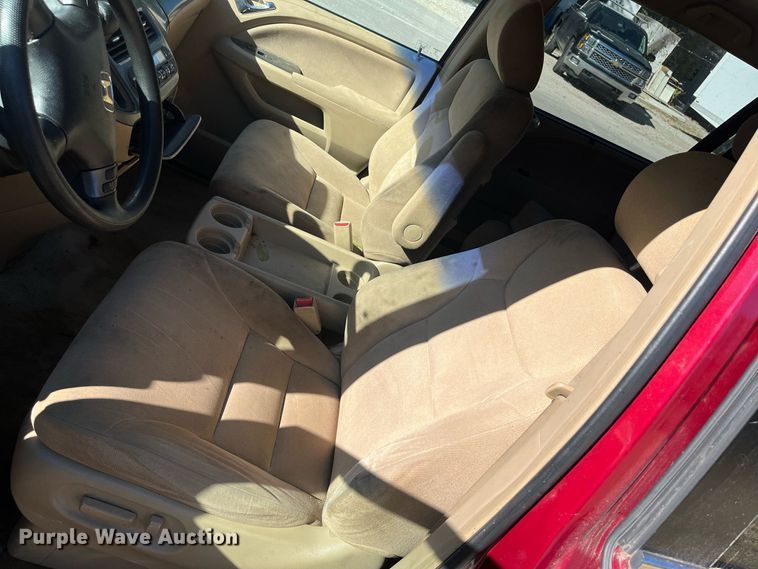 image for item DR7277 2006 Honda Odyssey  van