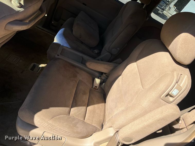 image for item DR7277 2006 Honda Odyssey  van