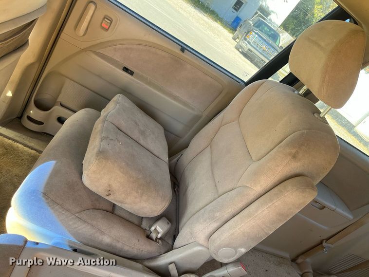 image for item DR7277 2006 Honda Odyssey  van