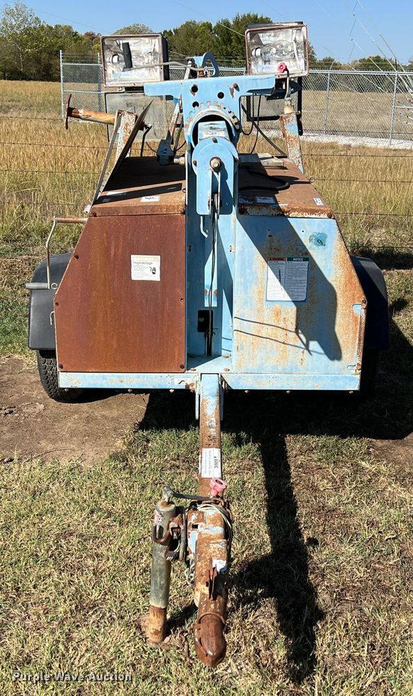 image for item HX9918 2005 Genie TML  light plant