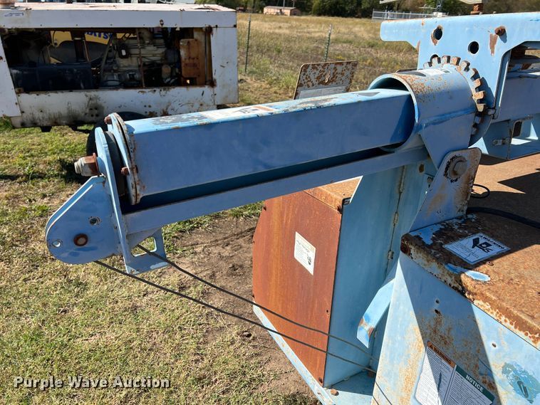 image for item HX9918 2005 Genie TML  light plant