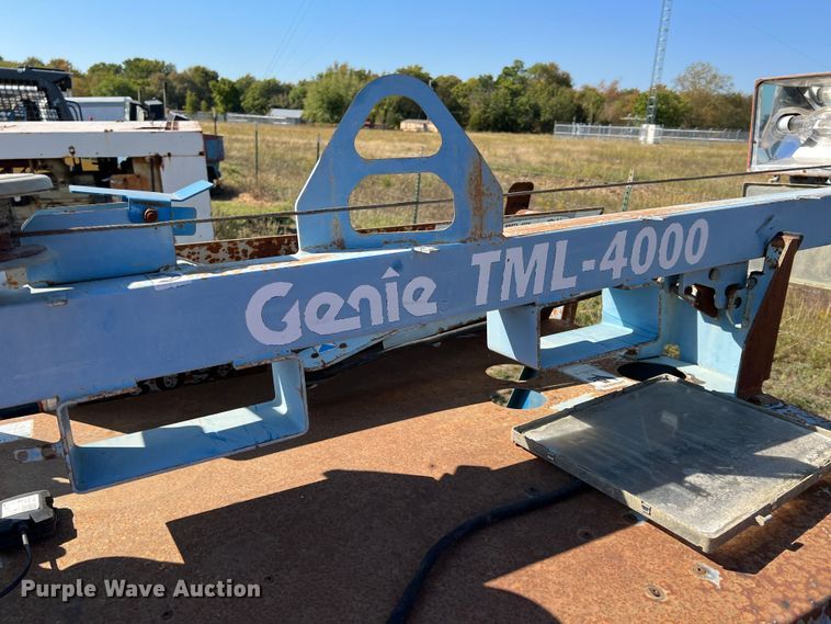 image for item HX9918 2005 Genie TML  light plant