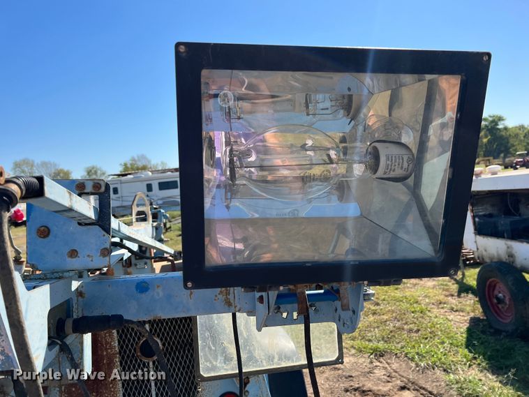 image for item HX9918 2005 Genie TML  light plant