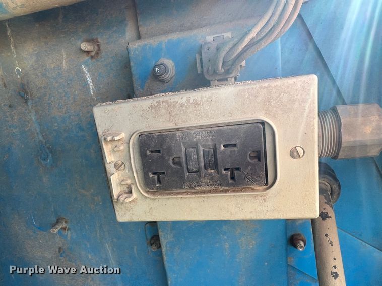 image for item HX9918 2005 Genie TML  light plant