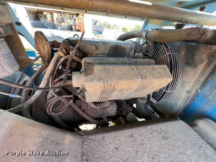 image for item HX9918 2005 Genie TML  light plant