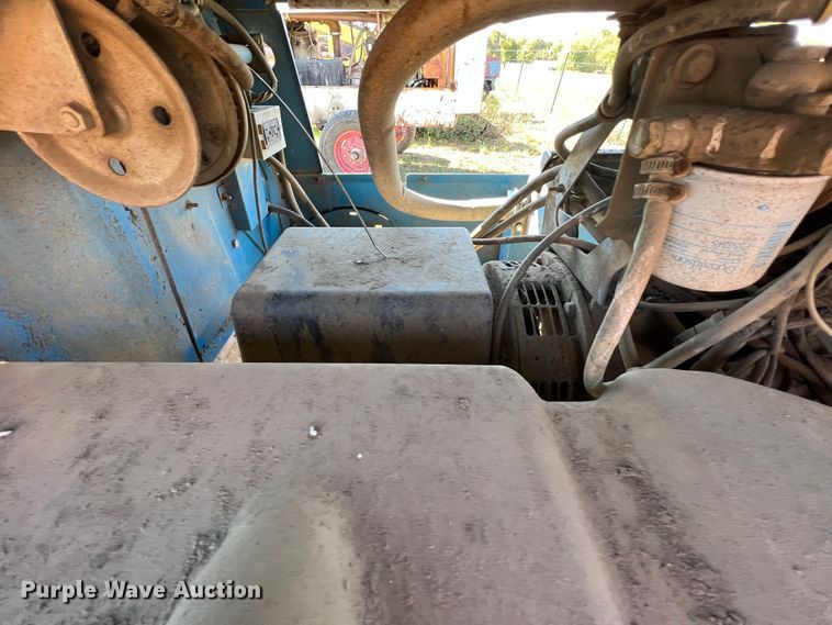 image for item HX9918 2005 Genie TML  light plant