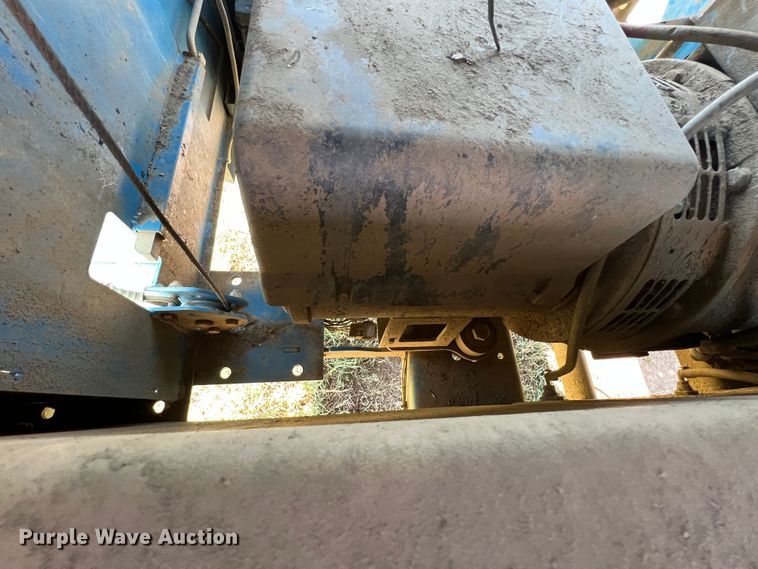 image for item HX9918 2005 Genie TML  light plant