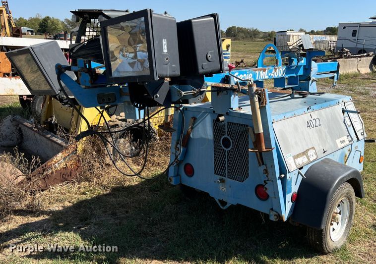 image for item HX9919 2007 Genie TML-4000  light plant