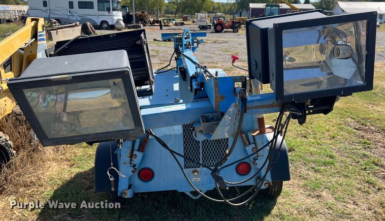 image for item HX9919 2007 Genie TML-4000  light plant