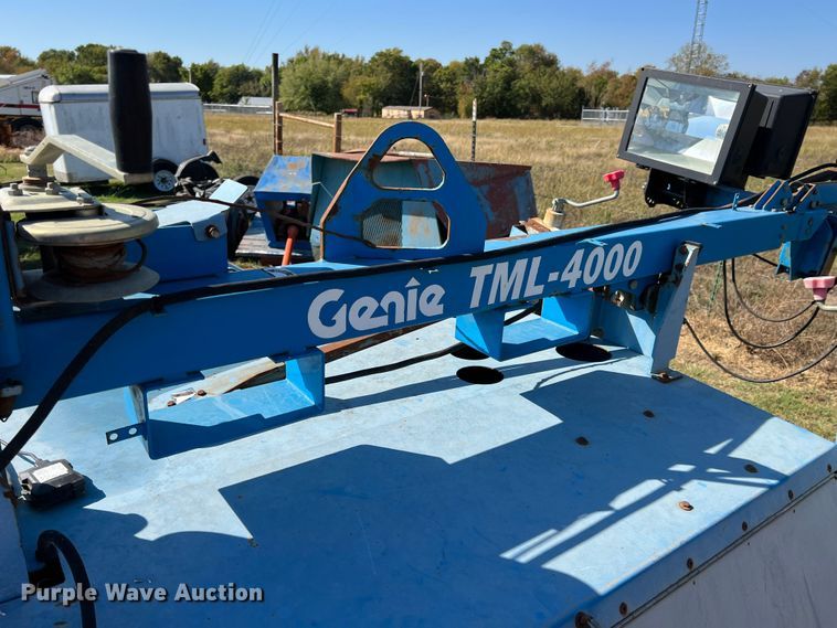 image for item HX9919 2007 Genie TML-4000  light plant