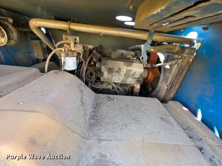 image for item HX9919 2007 Genie TML-4000  light plant