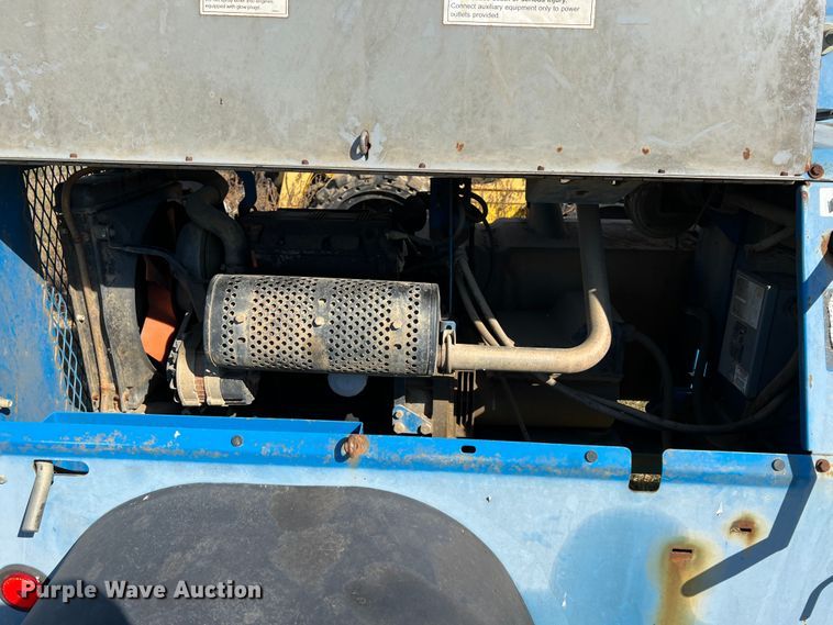 image for item HX9919 2007 Genie TML-4000  light plant