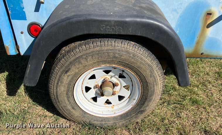 image for item HX9919 2007 Genie TML-4000  light plant