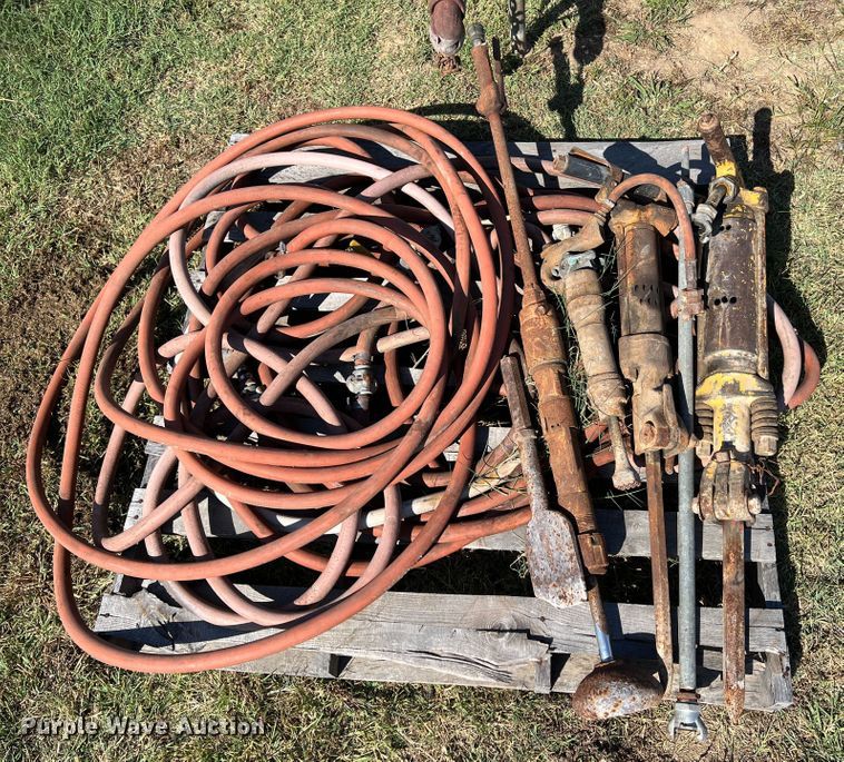 image for item HX9921 1986 Sullivan Machinery  air compressor