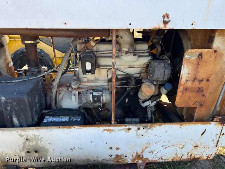 image for item HX9921 1986 Sullivan Machinery  air compressor